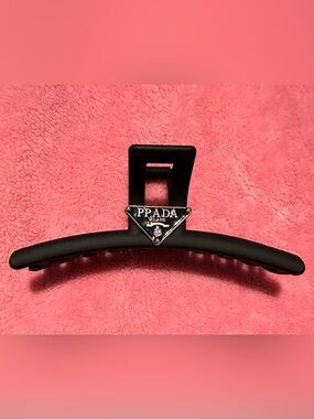 Fashion Milano Black Hair Claw Clip